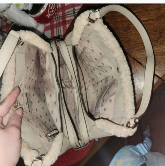 🍁🍂NWT Kate Spade Leila Medium Triple Compartment Shoulder Bag Faux Shearling - Picture 5 of 9